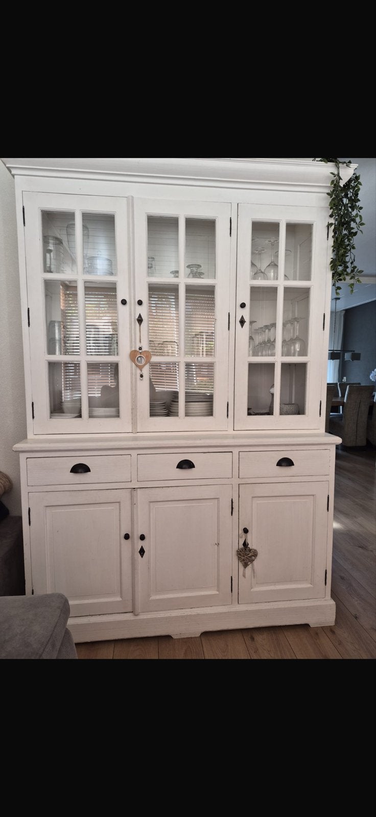 Witte brocante buffetkast met glazen deuren en lades, Gebruikt, Ophalen of Verzenden, Met lade(s), 150 tot 200 cm