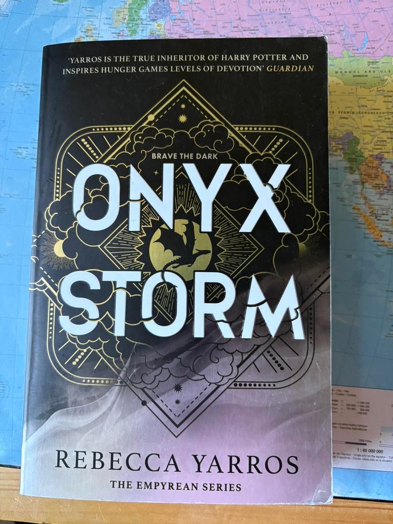 Onyx Storm - Fourth Wing serie boek 3, Ophalen of Verzenden, Zo goed als nieuw