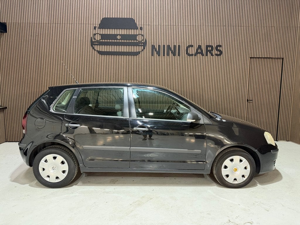 Volkswagen Polo 1.2 Trendline Airco ijskoud, Voorwielaandrijving, 989 kg, 1198 cc, Zwart