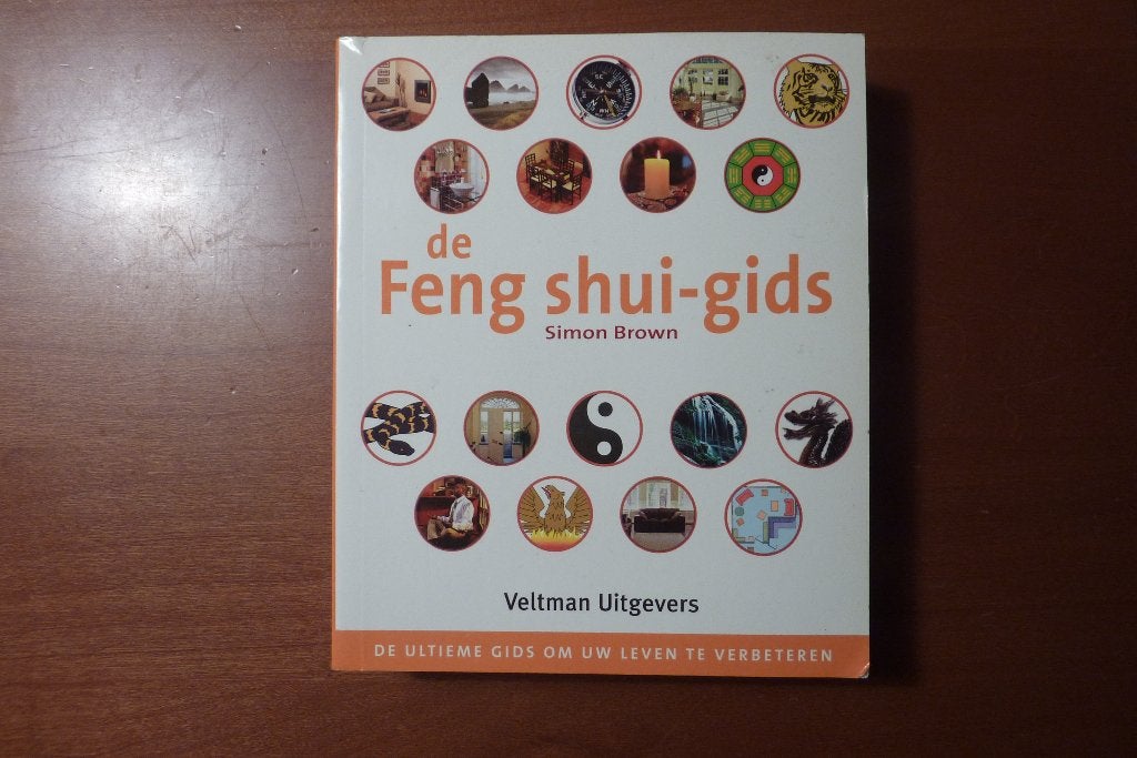 De Feng shui-gids - Simon Brown, Ophalen of Verzenden, Zo goed als nieuw, Overige onderwerpen, Achtergrond en Informatie