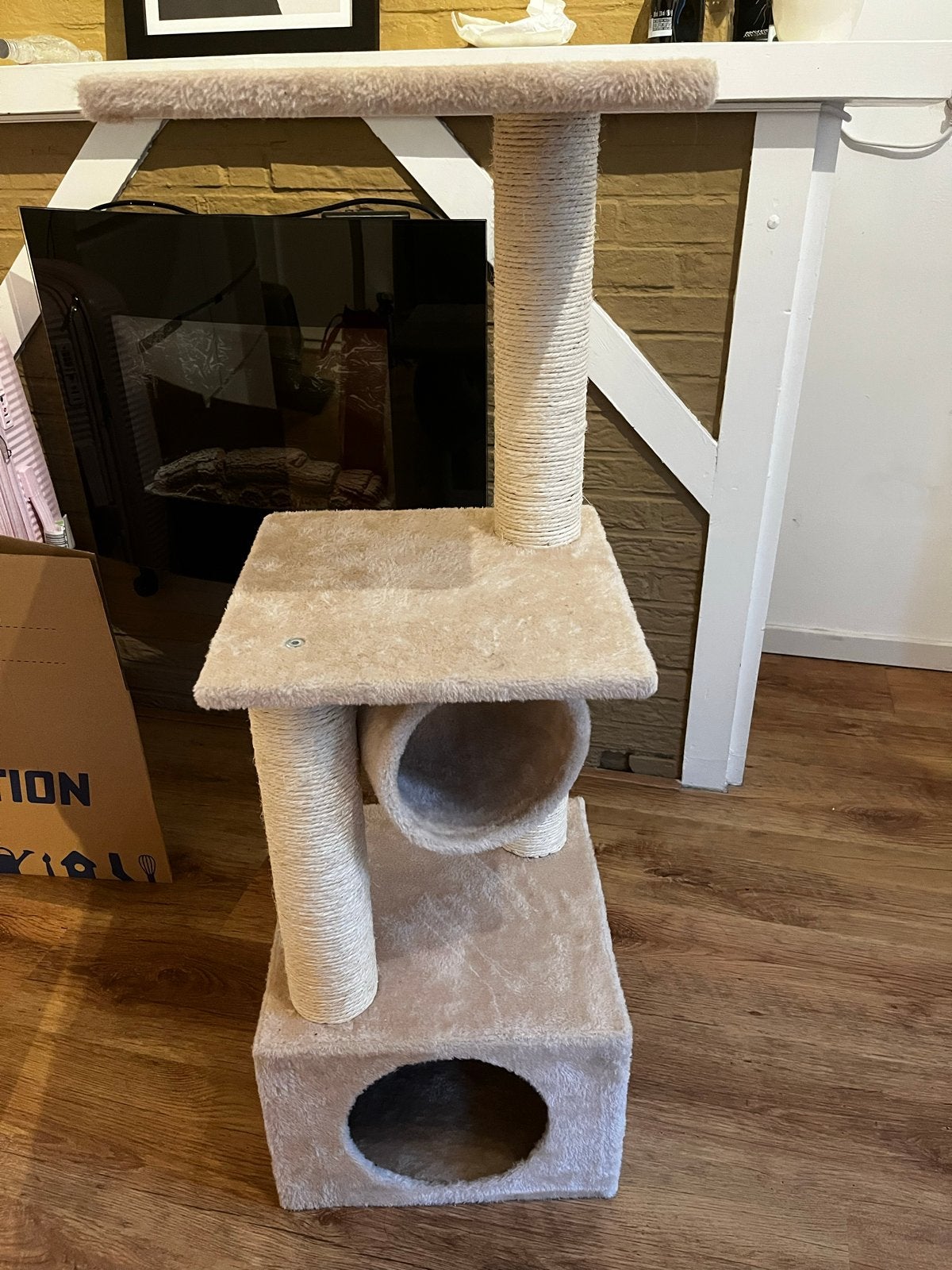 Nieuwe luxe krabpaal beige – meerdere verdiepingen, Dieren en Toebehoren, Katten-accessoires, Ophalen, Nieuw