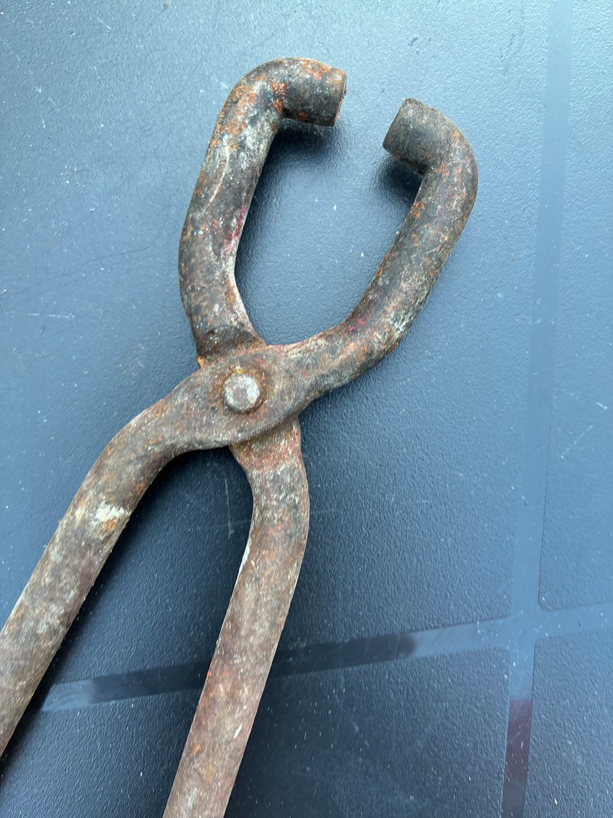 Oude smeedijzeren tang - Vintage gereedschap, Ophalen of Verzenden