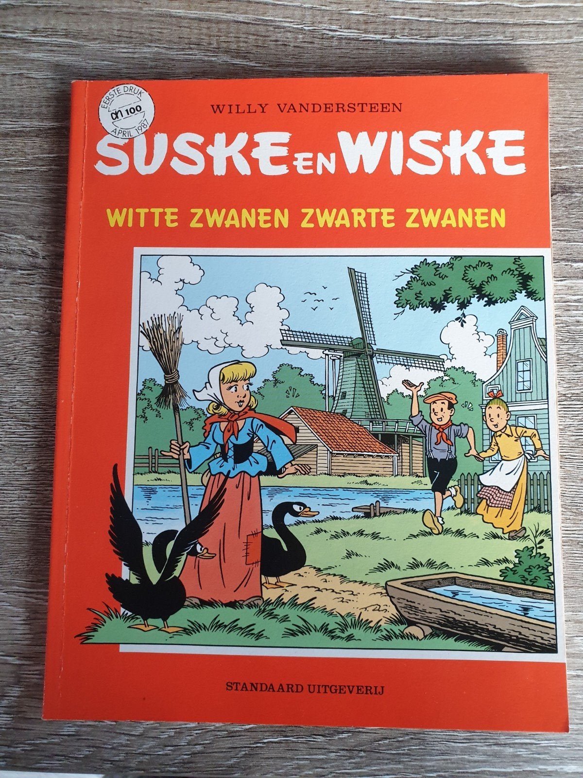suske en wiske speciale editie, witte zwanen, zwarte zwanen., Eén stripboek, Ophalen of Verzenden, Zo goed als nieuw