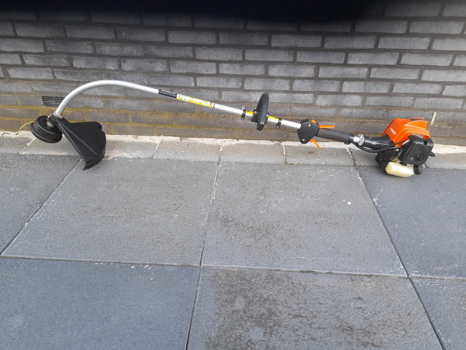Hitachi CG 23ECP (LB) Grastrimmer/Bosmaaier - Lichtgewicht, Tuin en Terras, Grastrimmers, Ophalen, Zo goed als nieuw, Benzine