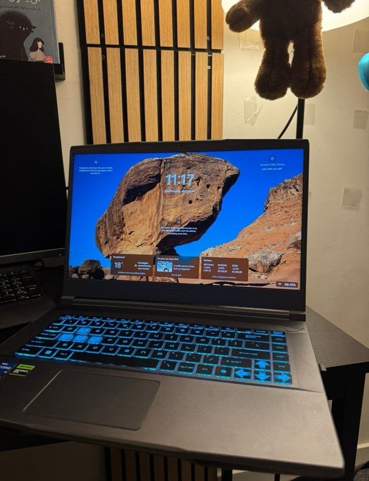 MSI Thin 15 B13UC Gaming Laptop