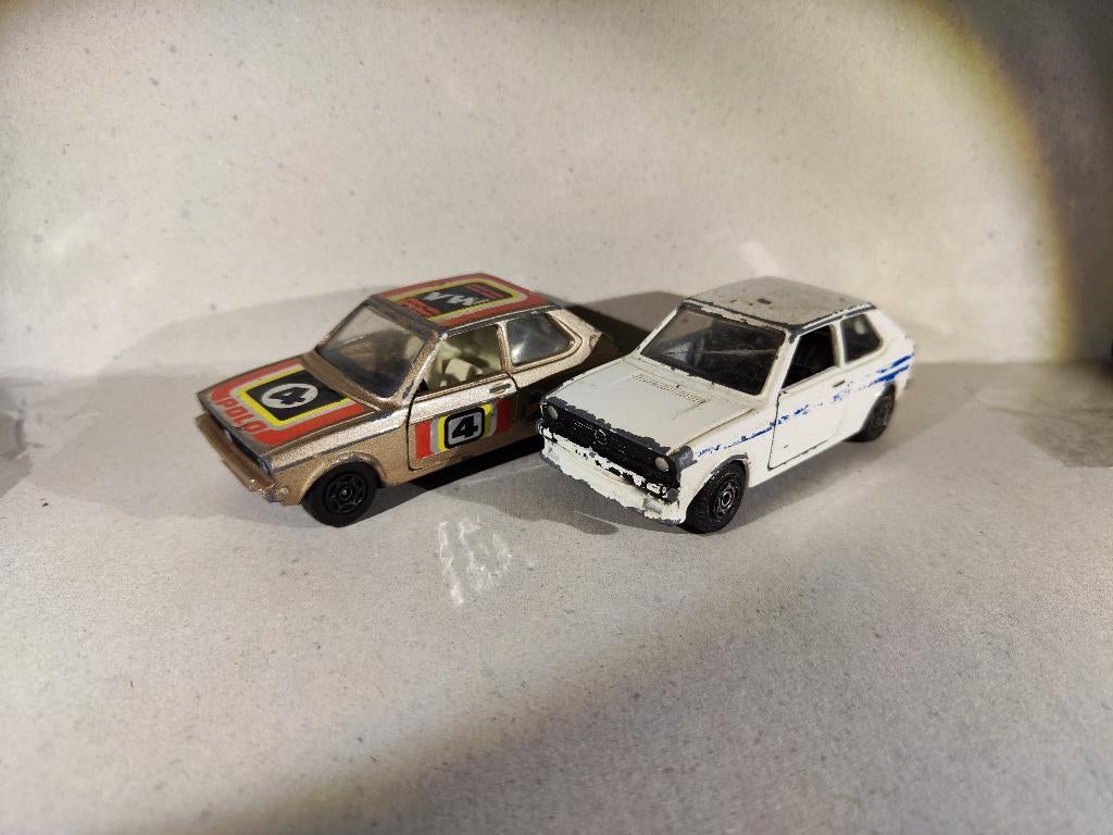 Corgi Volkswagen VW Polo (2x), Ophalen of Verzenden, Gebruikt, Auto, Corgi