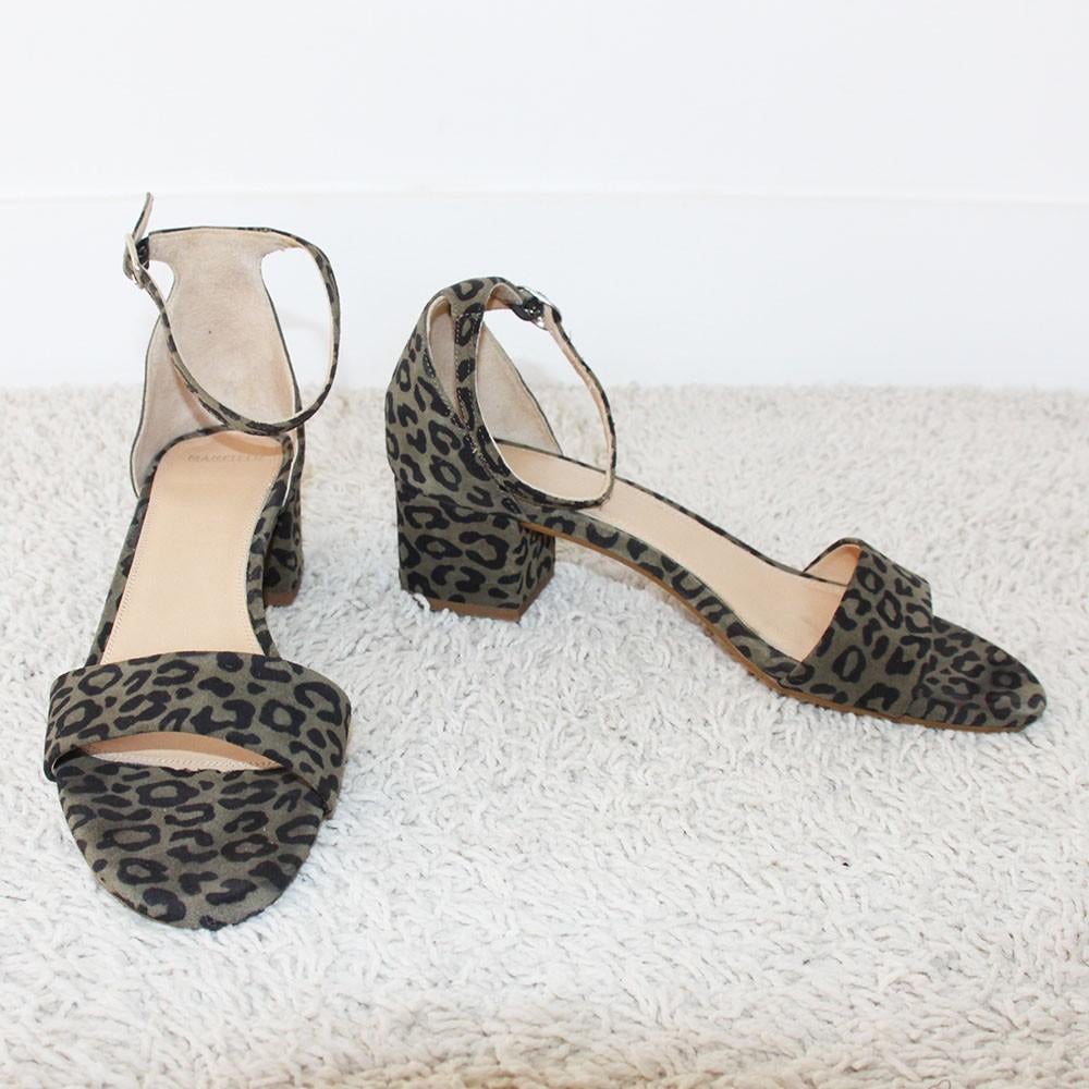 Zeer Mooie Suede Manfield Sandalen -s10 (Maat 41) € 30,-, Kleding | Dames, Schoenen, Overige kleuren, Zo goed als nieuw, Manfield