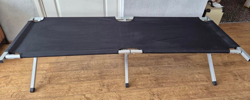 Opvouwbaar veldbed / campingbed - Zwart, Ophalen of Verzenden, Zo goed als nieuw