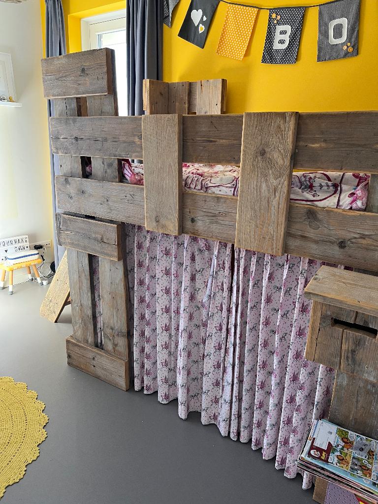 Steigerhouten bed / halfhoogslaper, Ophalen, 85 tot 100 cm, Zo goed als nieuw, 180 cm of meer