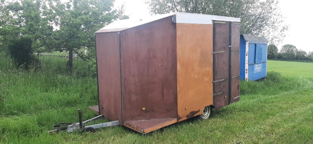 Caravan onderstel met kap, zwarte cross, Caravans en Kamperen, Ophalen