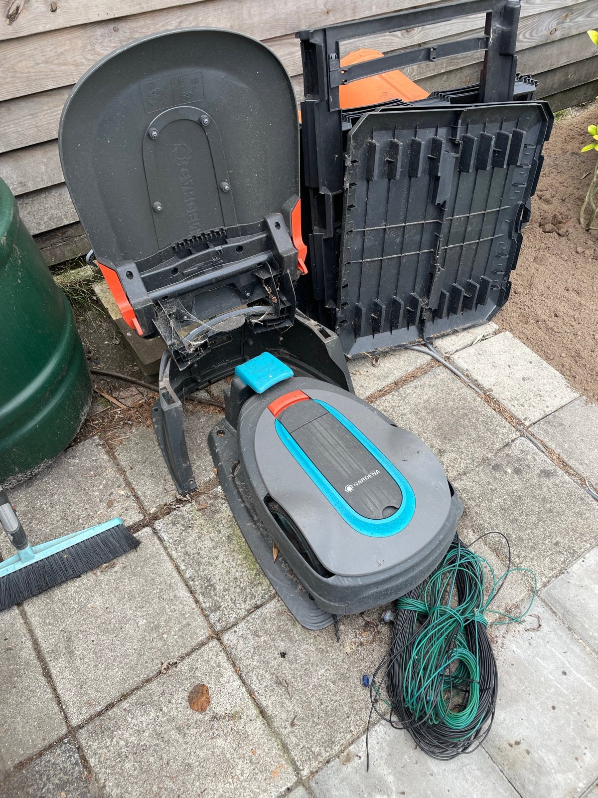 Gardena robotmaaier Sileno city 250 compleet met toebehoren, Ophalen of Verzenden, Gebruikt