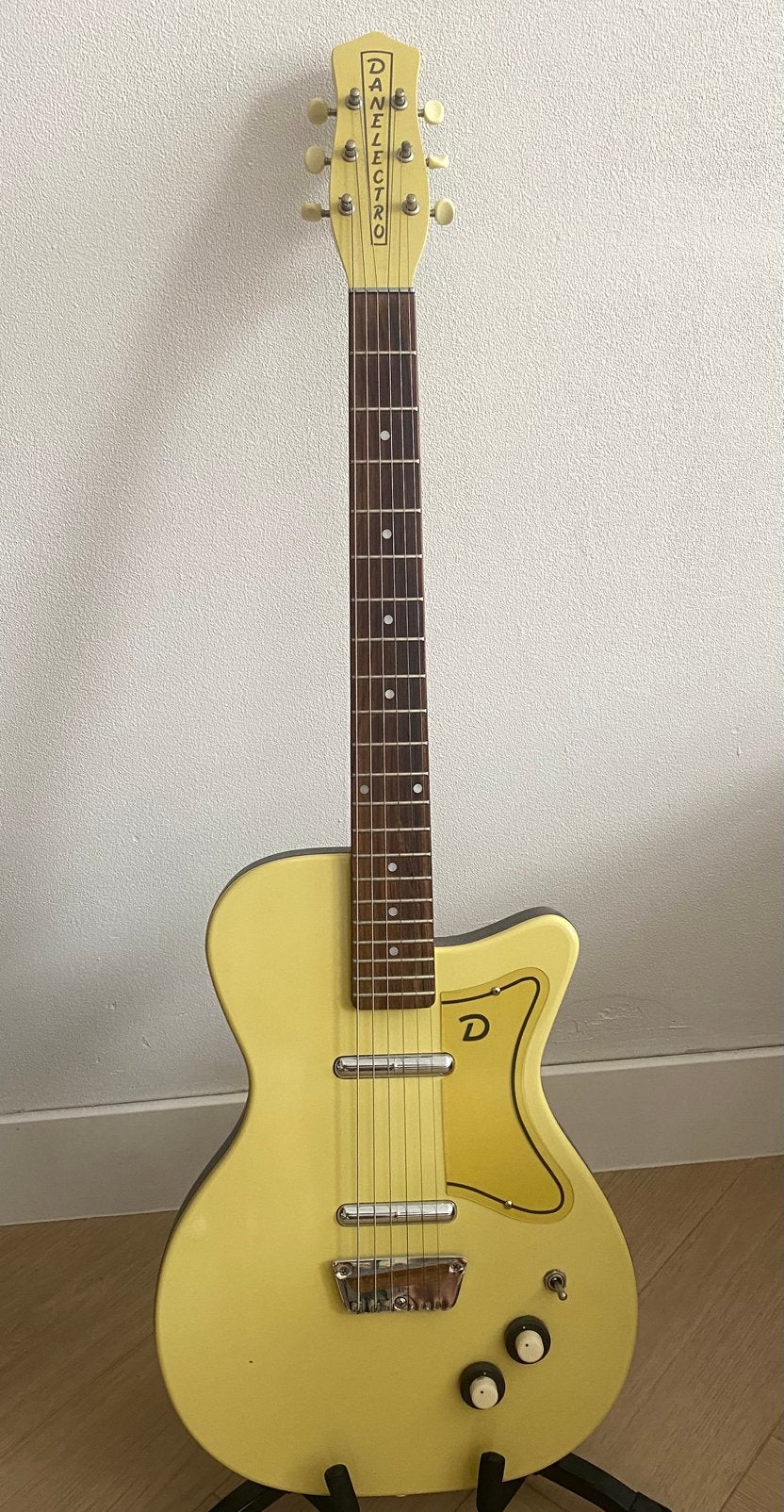 Danelectro ’56 U-2 Reissue – Daddy-O Yellow – 1999, Ophalen, Zo goed als nieuw, Solid body
