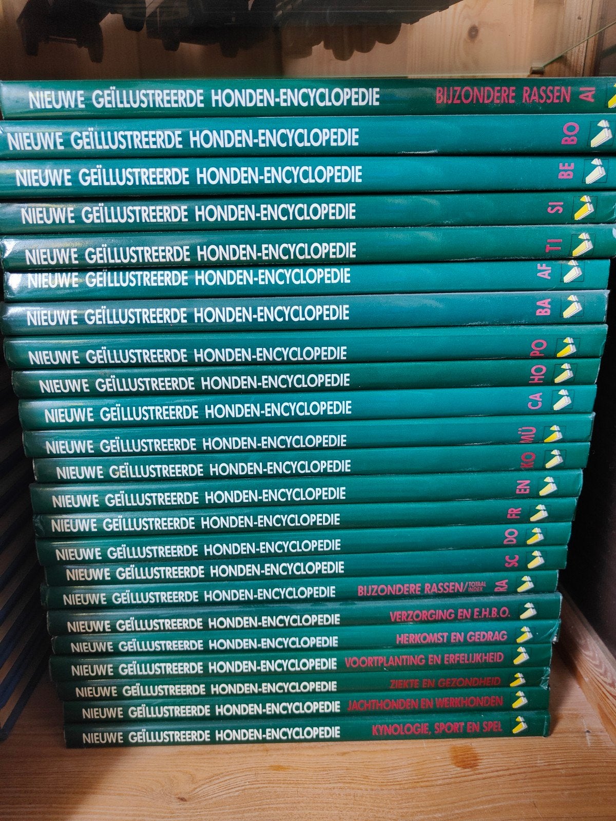 Complete honden encyclopedie, Ophalen, Zo goed als nieuw