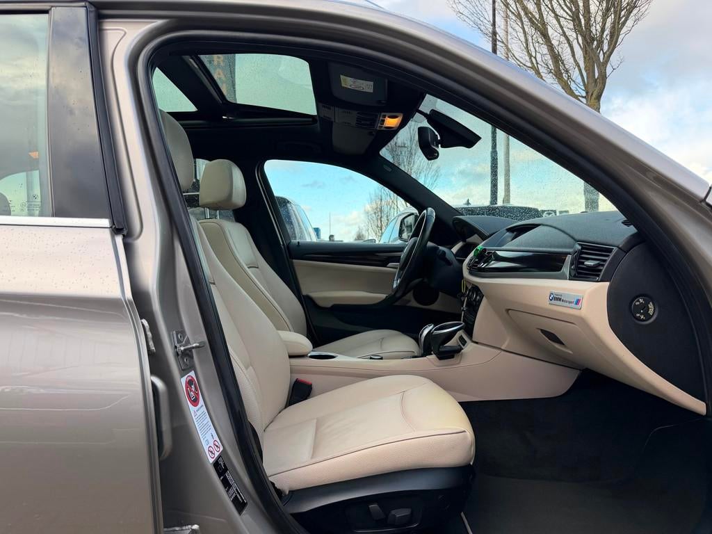 BMW X1 XDrive28i High Executive /M Paket/Pano Dak/Leer/Navi/, Auto's, BMW, Gebruikt, Euro 6, 4 cilinders, Leder en Stof