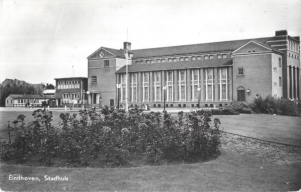 AK Eindhoven - Stadhuis, Ophalen of Verzenden, 1960 tot 1980, Ongelopen, Noord-Brabant
