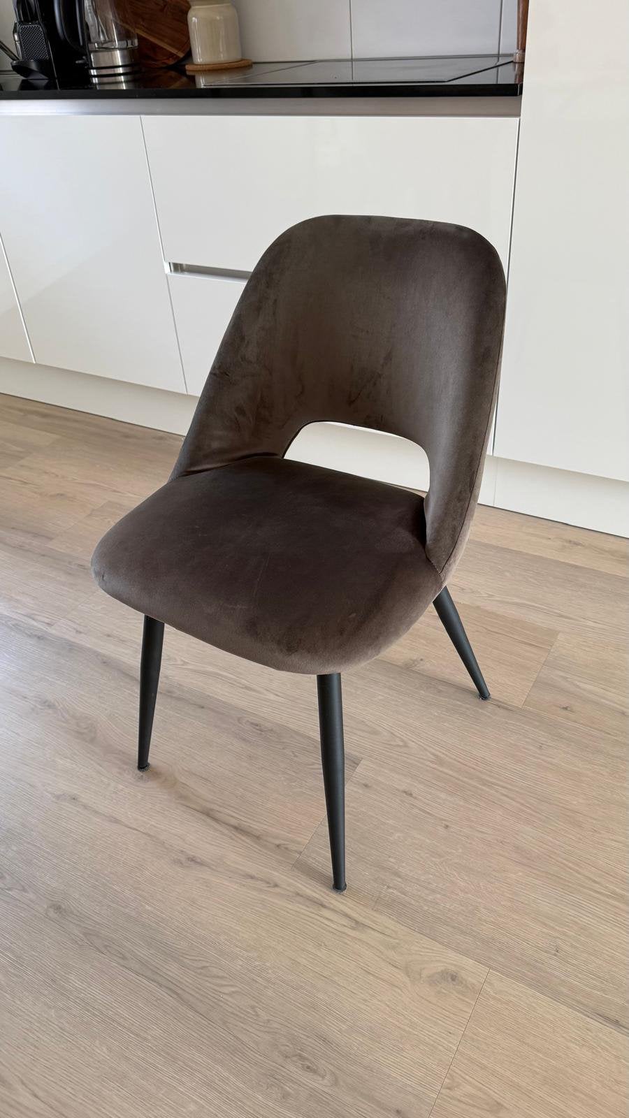 Ronde tafel inclusief 4 stoelen, Huis en Inrichting, Stoelen, Ophalen, Overige kleuren, Zo goed als nieuw, Vier