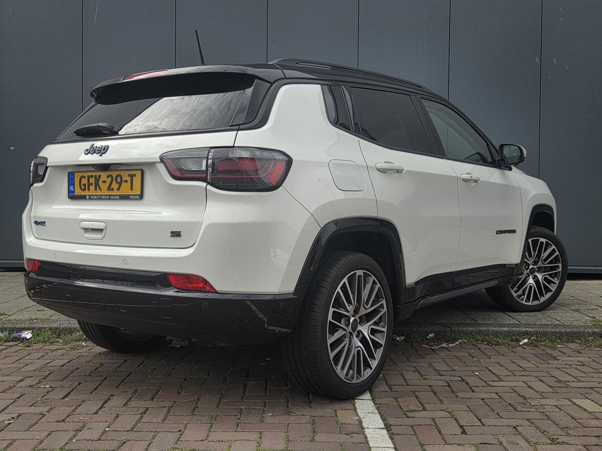 Jeep Compass 4xe 240 Plug-in Hybrid Electric Summit | Apple-, Auto's, Automaat, 4 cilinders, Wit, Bedrijf