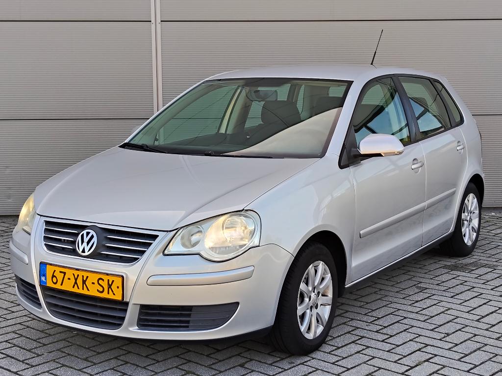 Volkswagen Polo 1.4 16v Sportline, Airco,5drs,Trekhk, Cruise, Voorwielaandrijving, Sound system, Stof, 40 €/maand