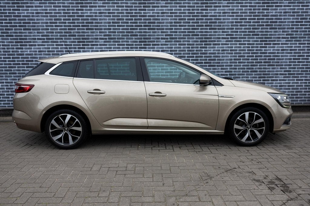 Renault Mégane Estate 1.3 TCe 140 Bose | Achteruitrijcamera, Auto's, Gebruikt, Bruin, Leder en Stof, Handgeschakeld