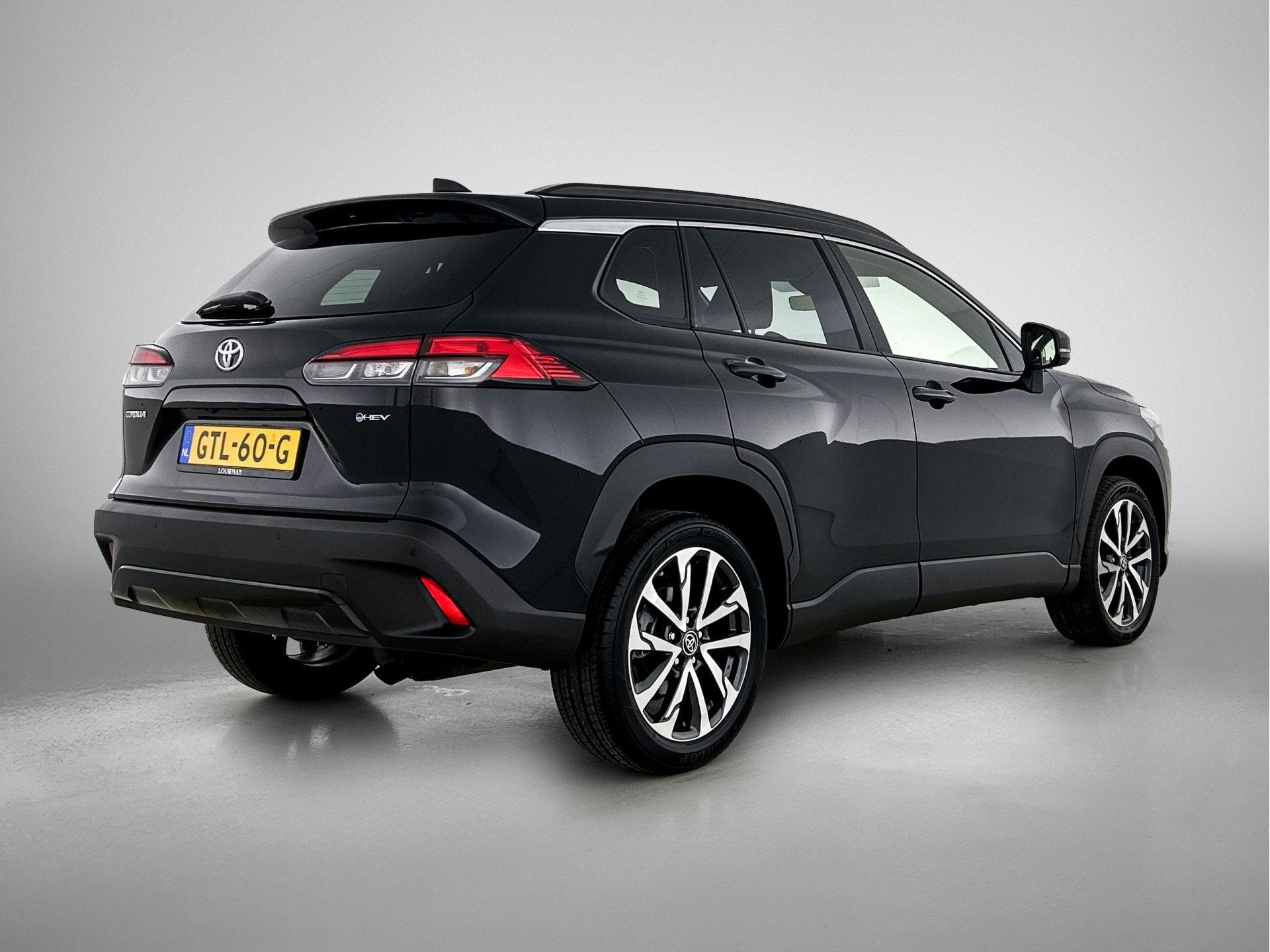 Toyota Corolla Cross Hybrid 140 Style | Dealer onderhouden |, Auto's, Stof, Gebruikt, 4 cilinders, Zwart