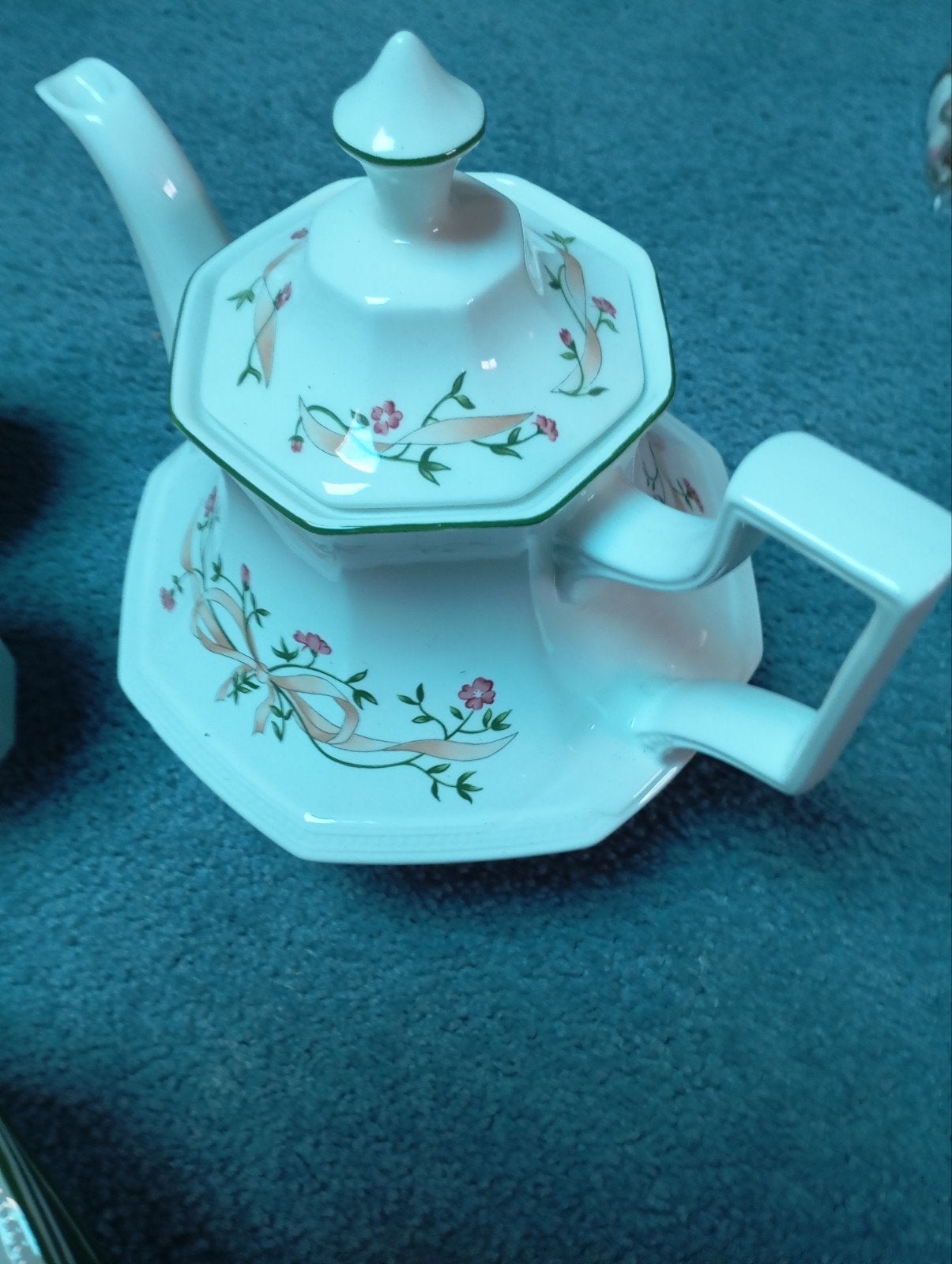 Johnson Bro Servies Koffie Thee kopjes schotels, Ophalen of Verzenden, Zo goed als nieuw, Porselein, Kop en/of schotel