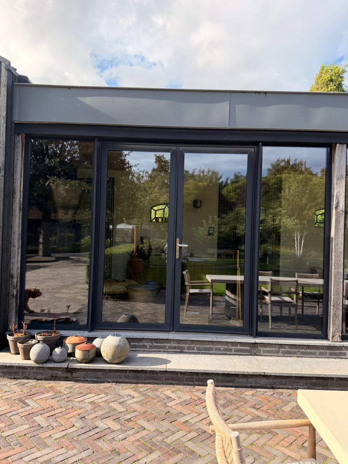 Grote aluminium pui 370x232 cm met dubbele deur HR++ glas, Doe-het-zelf en Verbouw, Ophalen, Zo goed als nieuw