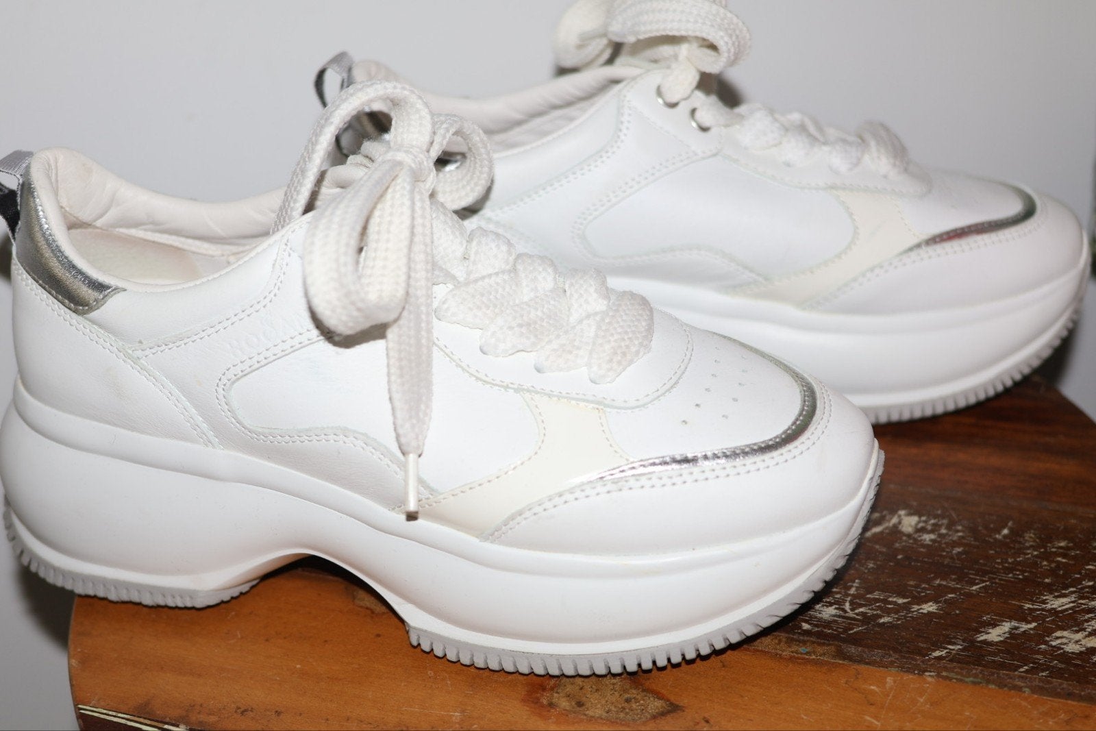 Hogan sneakers wit maat 38 1/2, Ophalen of Verzenden, Hogan.nl, Hogan, Wit