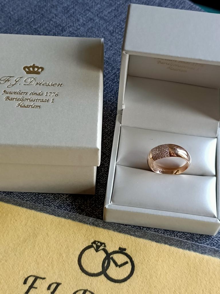 Rosé gouden ring 14 krt met 0,30 crt briljant 585 goud, Sieraden, Tassen en Uiterlijk, Ringen, Ophalen of Verzenden, Zo goed als nieuw