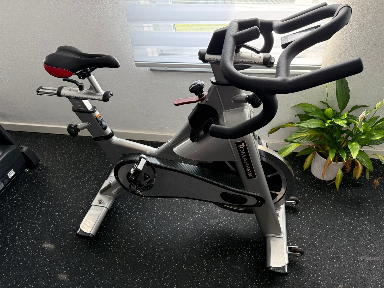 Indoor Cycling Tomahawk S-Series spinningfiets, Ophalen, Zo goed als nieuw, Aluminium, Spinningfiets