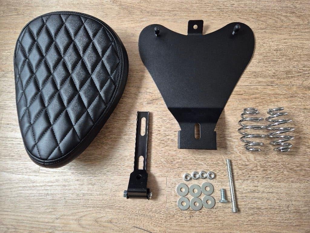 Zadel voor Bobber, Chopper, Custom solo mono zitje gevoerd, Ophalen of Verzenden