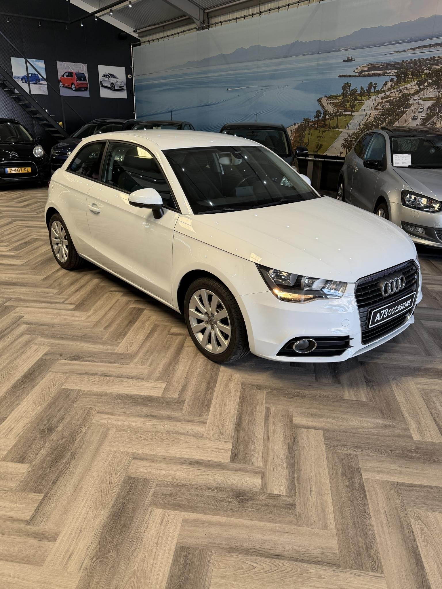 Audi A1 1.2 TFSI Ambition CRUISE,STOELVERWARMING,NAVIGATIE, Voorwielaandrijving, Euro 5, 4 cilinders, 4 stoelen