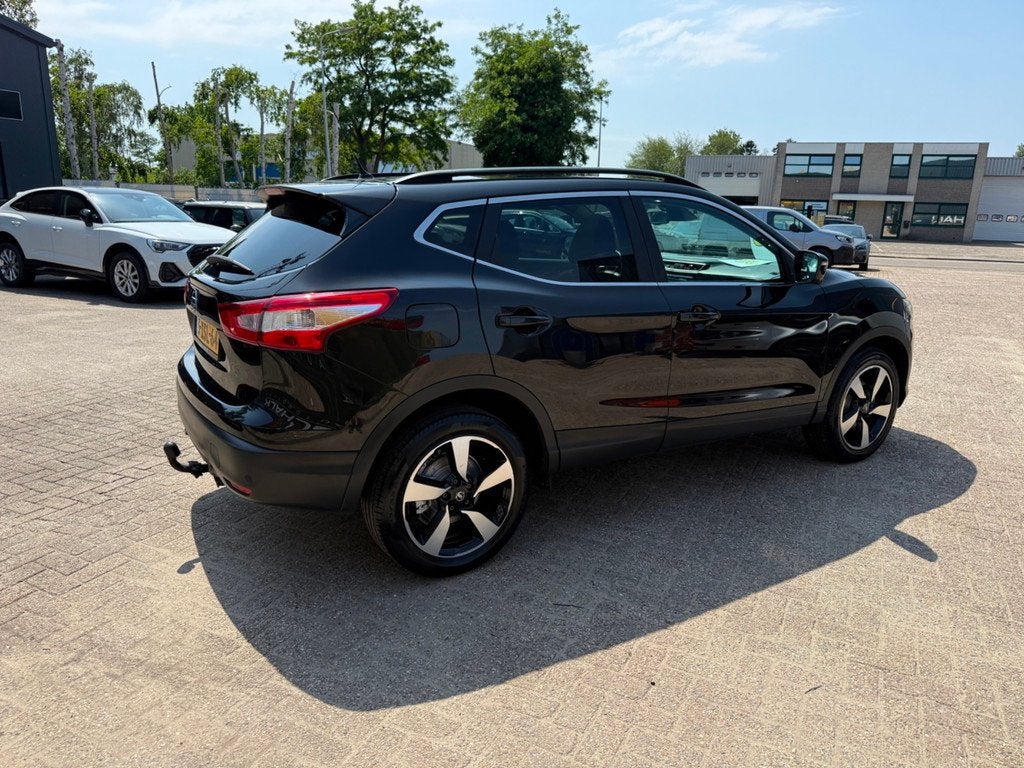 Nissan Qashqai 1.2 Connect Edition|NAP|Pano|Trekhaak|Cam, Euro 5, Stof, Gebruikt, Zwart