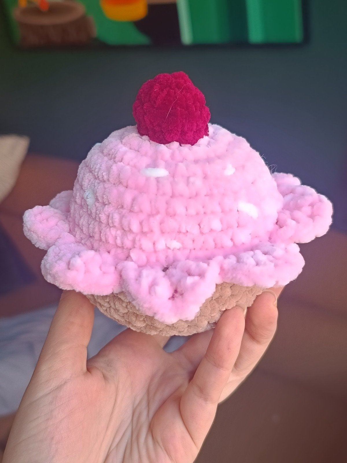 Gehaakte cupcake knuffel - Roze met rode kers, Overige typen, Nieuw, Roze, Verzenden