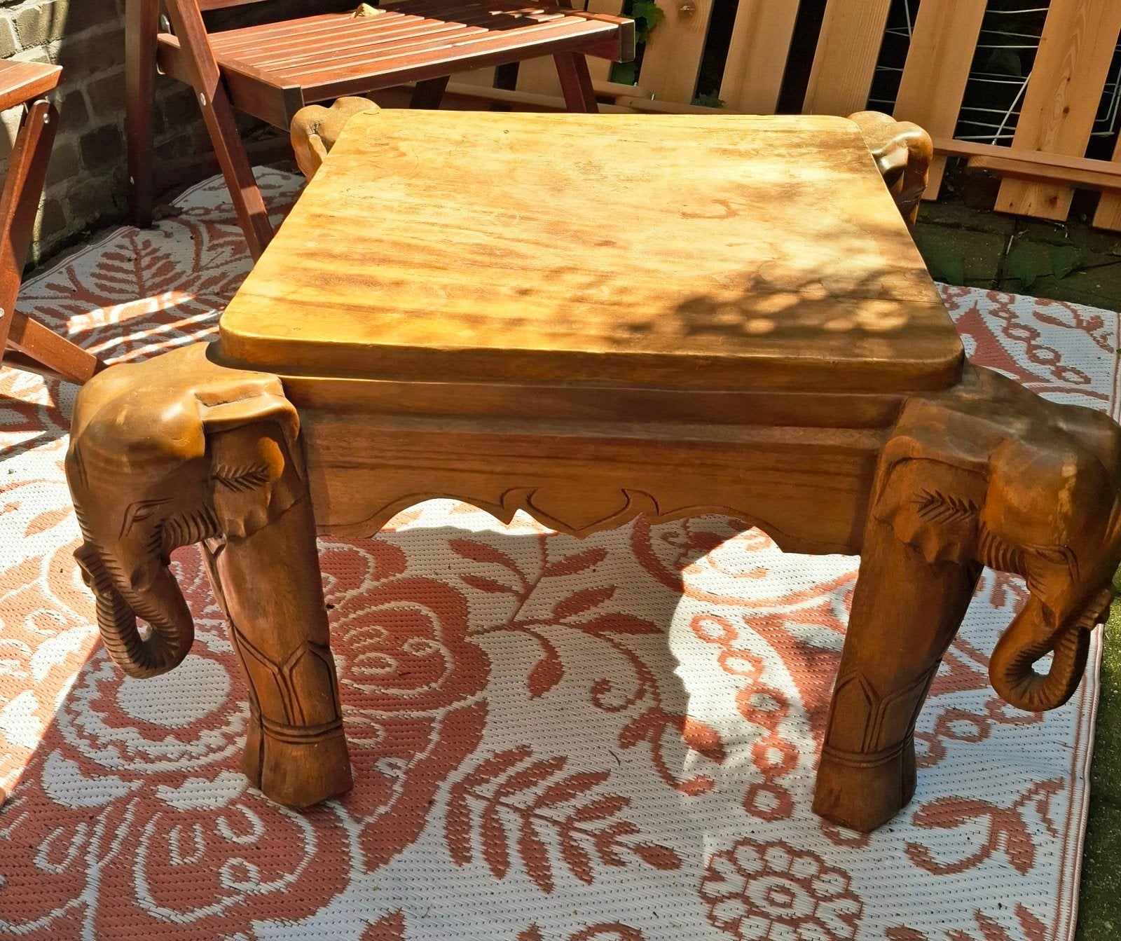 Houten salontafel opiumtafel met olifanten, Ophalen, Gebruikt, 50 tot 100 cm, Vierkant