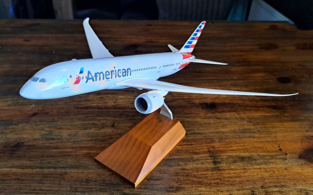 BOEING 787  AMERICAN, Ophalen of Verzenden, Zo goed als nieuw, Schaalmodel
