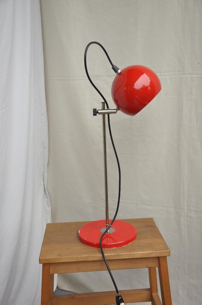 VEB Leuchten | vintage | tafellamp | bollamp | rood / oranje, Gebruikt, Ophalen of Verzenden, Tafellamp | Vintage | Design | Bollamp | Oranje/rood | Sta lamp