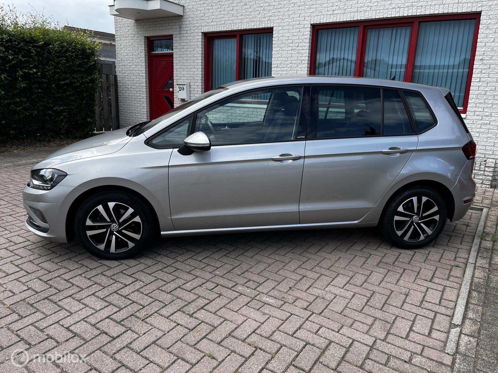 Volkswagen Golf Sportsvan 1.5 TSI AUTOMAAT/CRUISE/CAMERA/CLI, Stof, Zwart, 4 cilinders, 150 pk
