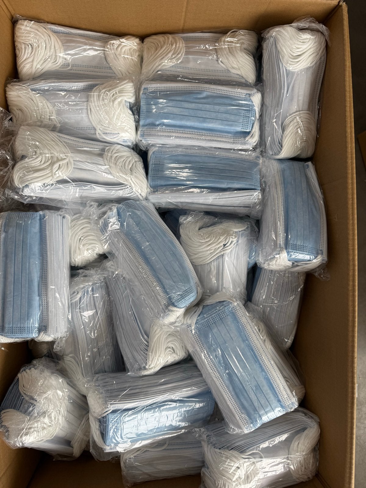 Mondkapjes 3 laags bulk verpakking 10.000 stuks €350 euro, Diversen, Verpleegmiddelen, Ophalen of Verzenden, Nieuw