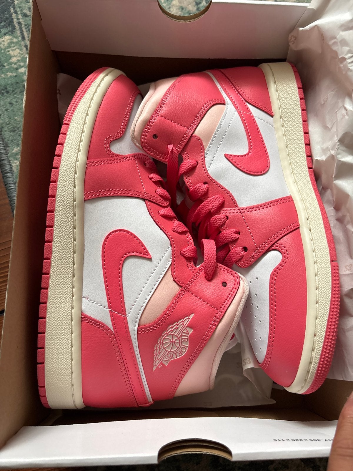 Nike Air Jordan 1 Mid WMNS 'Atmosphere' - Maat 39, Kleding | Dames, Schoenen, Nieuw, Ophalen of Verzenden, Sneakers of Gympen