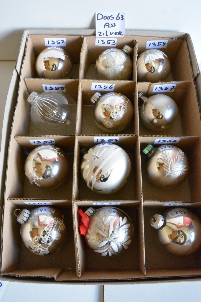 Kerstballen zilver Doos 63, Ophalen of Verzenden, Zo goed als nieuw