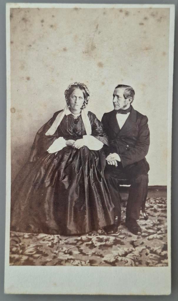 191 cdv echtpaar uit Rotterdam fotograaf Dr. Wotke, Ophalen of Verzenden, Voor 1940, Gebruikt, Kind