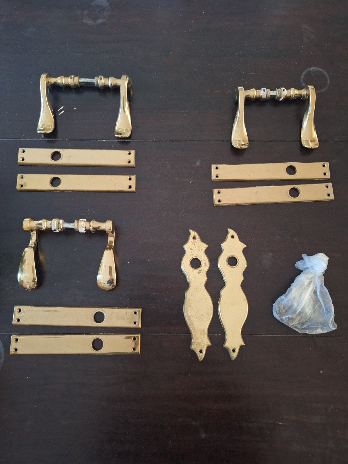 Set van 3 messing deurklinken met rozetten, Doe-het-zelf en Verbouw, Hang- en Sluitwerk, Ophalen, Gebruikt, Koper of Messing, Klink of Kruk