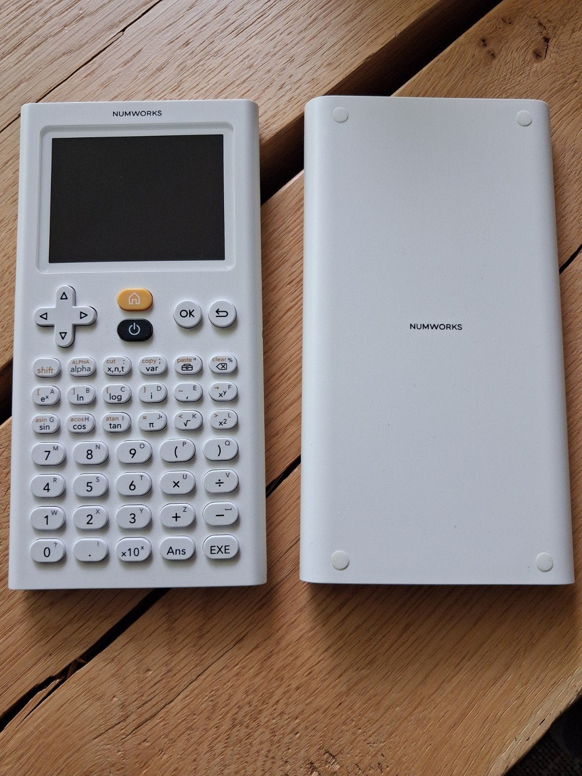 NumWorks grafische rekenmachine, Diversen, Rekenmachines, Ophalen of Verzenden, Grafische rekenmachine, Zo goed als nieuw