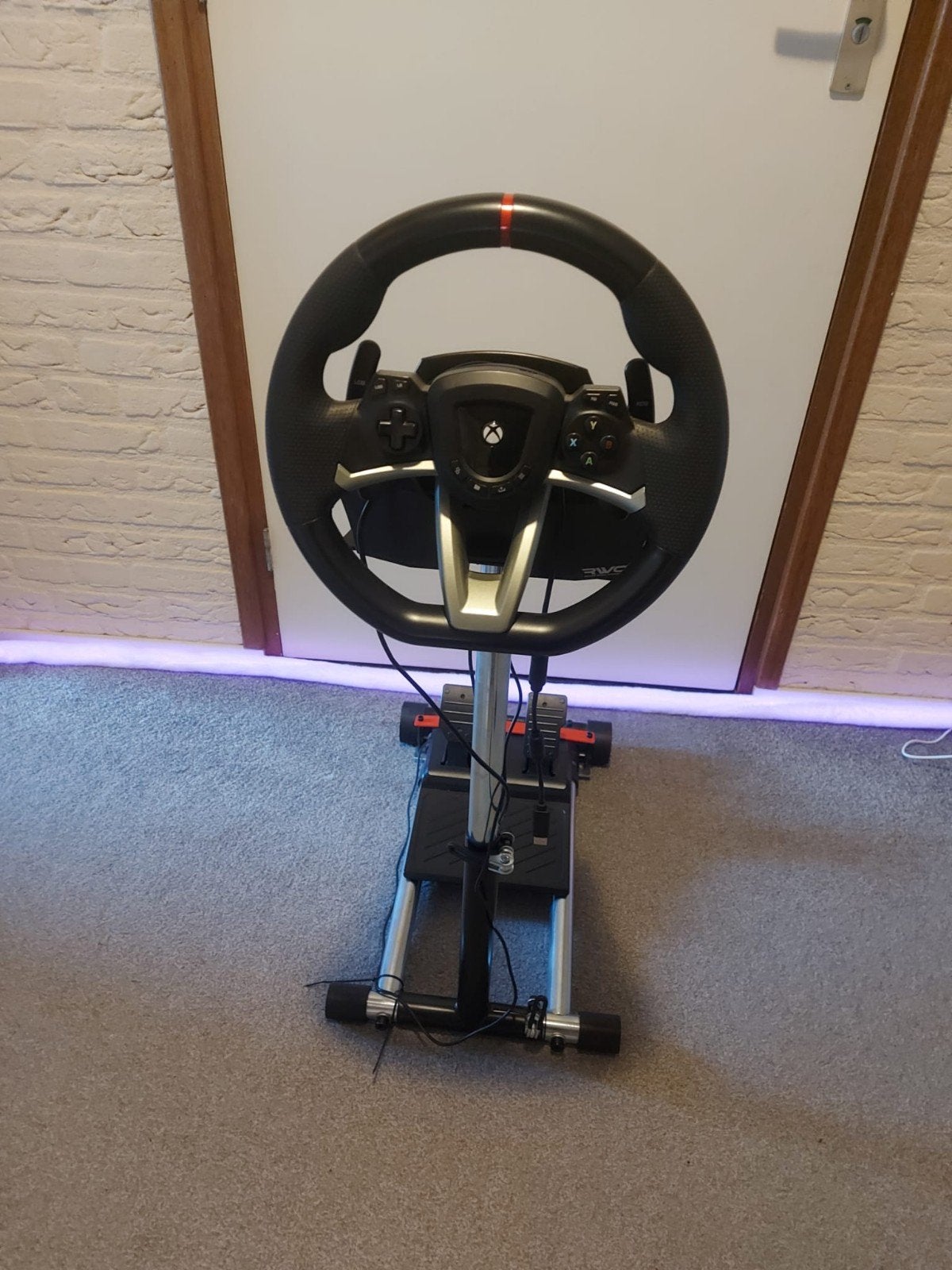 Hori Overdrive racestuur met pedalen en Wheel Stand Pro, Spelcomputers en Games, Ophalen, Racestuur, Xbox, Zo goed als nieuw