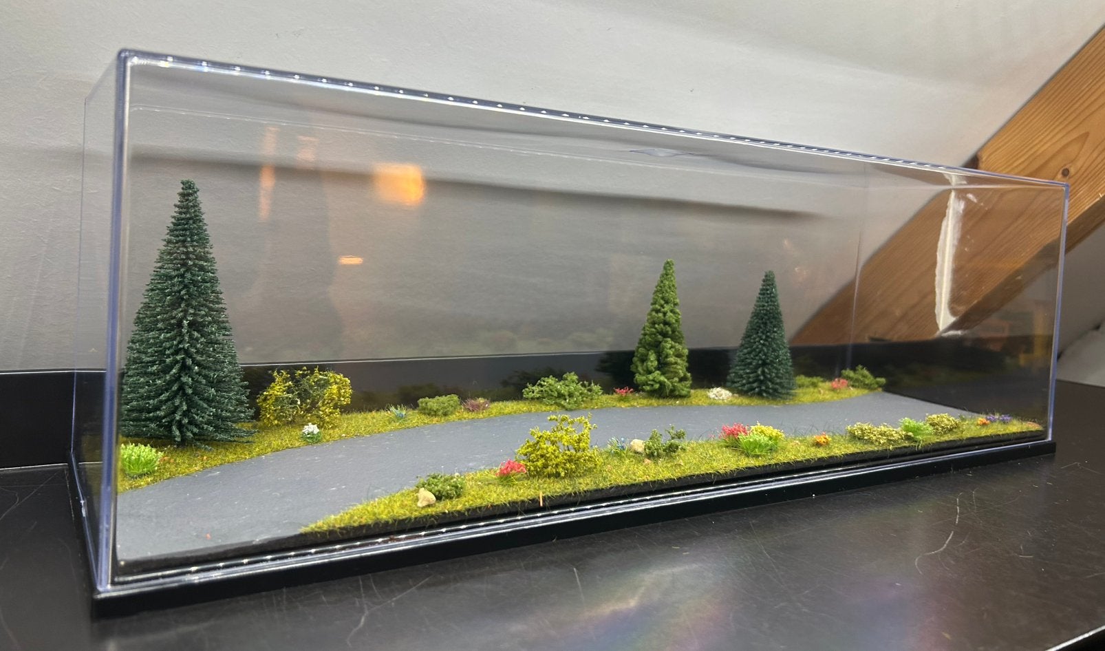 Stolp vitrine met diorama (51cm), Ophalen of Verzenden, Nieuw, Overige typen, Overige merken