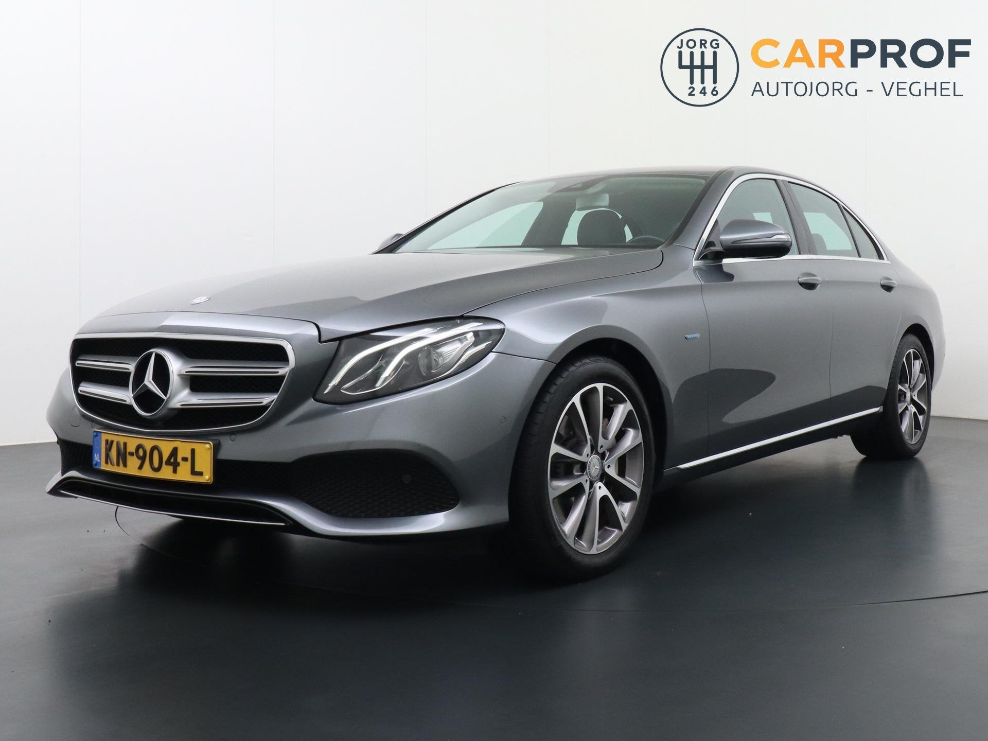 Mercedes-Benz E-klasse 350 e Avantgarde Trekhaak Widescreen, Auto's, Automaat, Achterwielaandrijving, Gebruikt, Leder en Stof