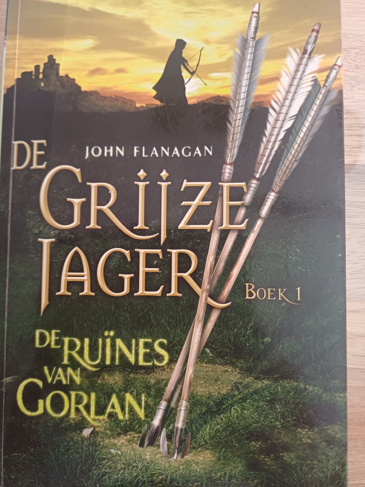 John Flanagan - De ruïnes van Gorlan, Ophalen of Verzenden, Zo goed als nieuw, John Flanagan