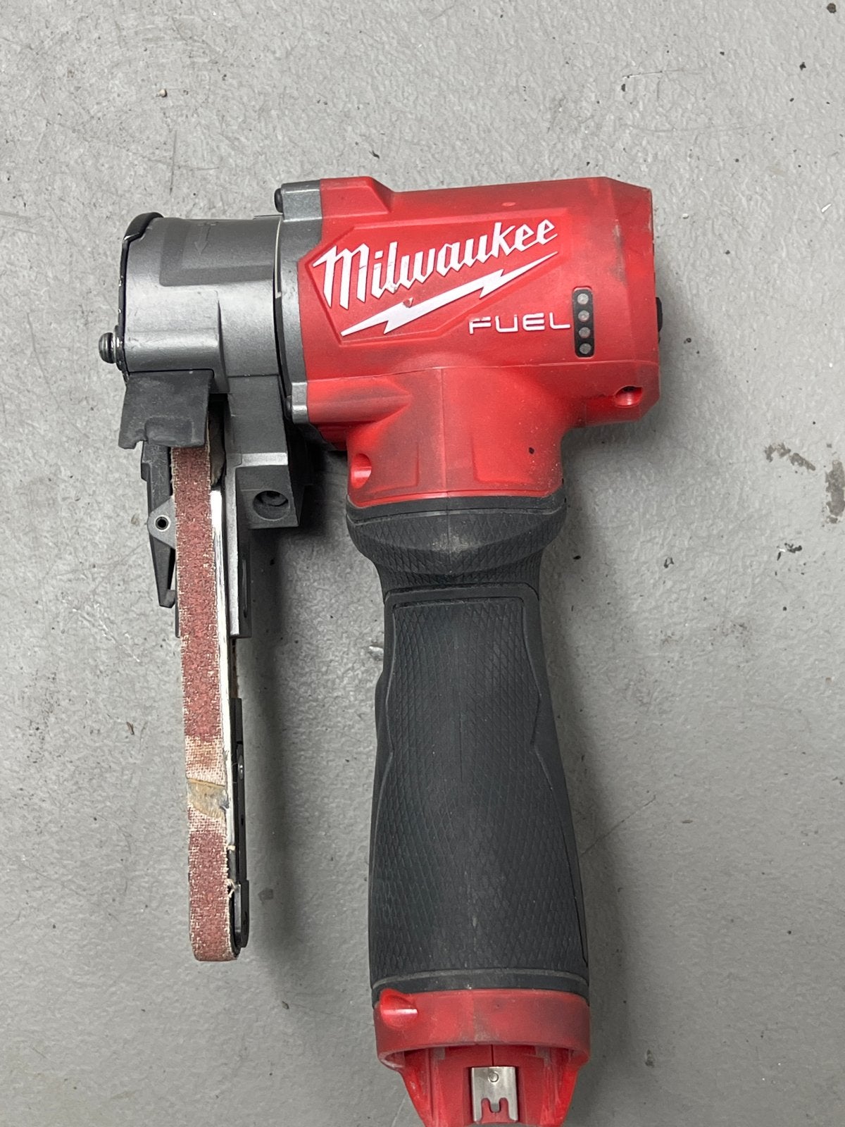Milwaukee FUEL Bandenvijl M12, Ophalen, Gebruikt, Minder dan 600 watt, Bandschuurmachine