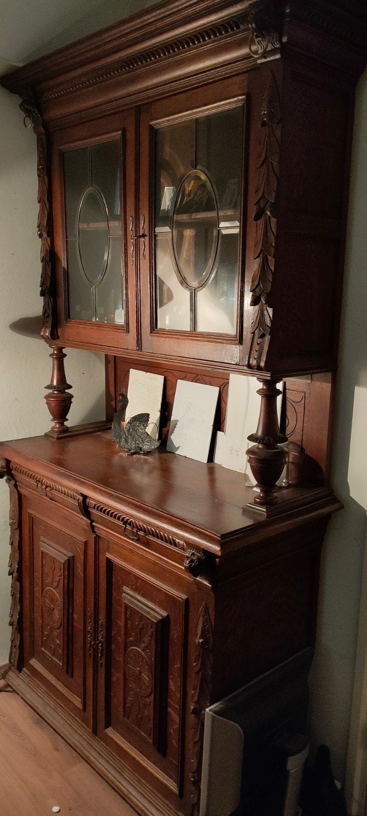 Mooie Mechelse kast met geslepen glas, Ophalen