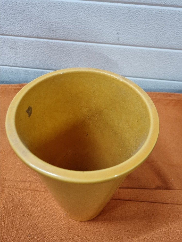bloempot geel aardewerk, Ophalen of Verzenden, 'T Olde Gre-j, Info@toldegrej.nl, Endepoelstraat 20f Didam
